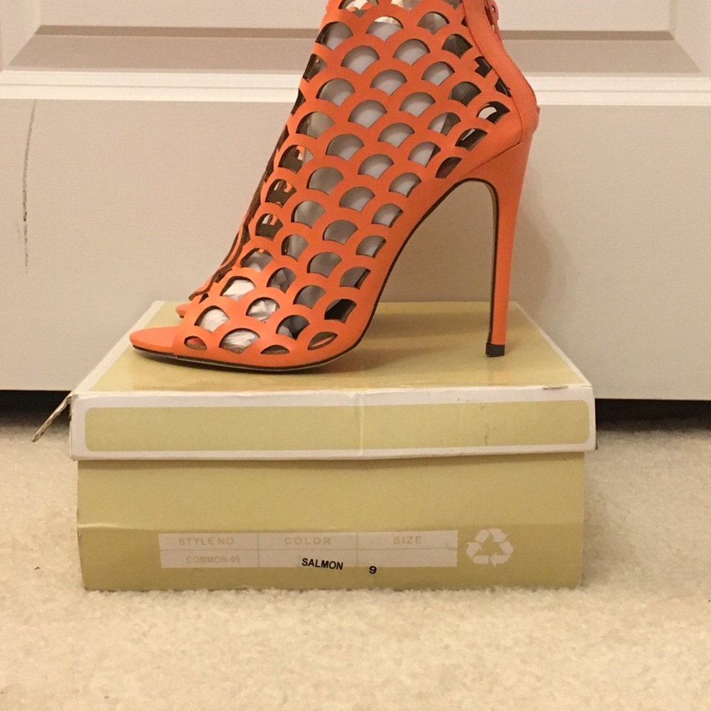 Heels - Picture 2 of 2